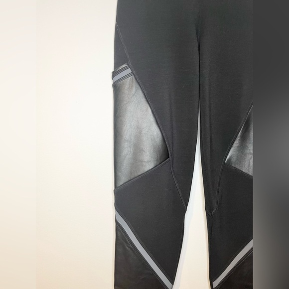 Athleta lined leggings with faux leather detail size XS - Picture 3 of 4